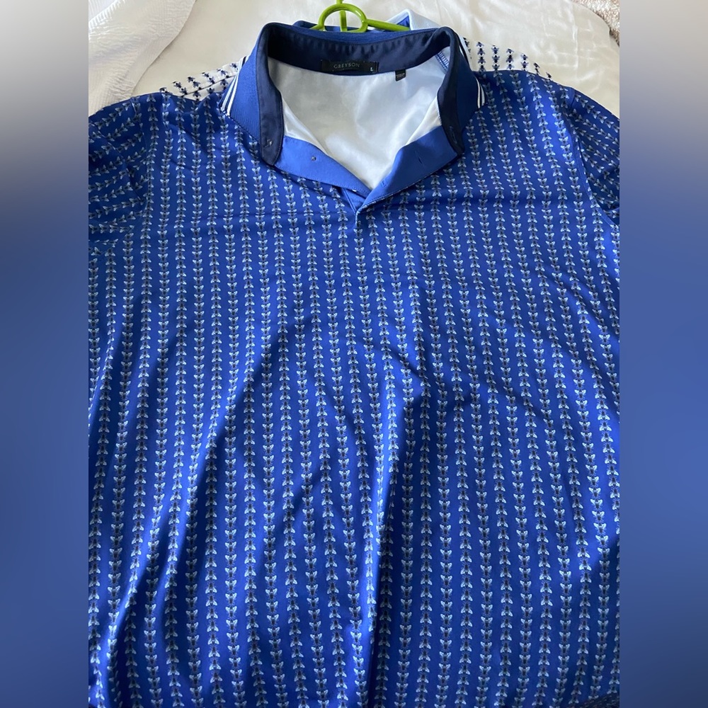 Greyson size L blue golf shirt with bee motif